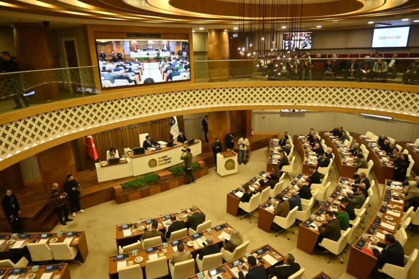 Büyükşehir Meclisi 13 Nisan'daki Oturumunda Faaliyet Raporunun Da Yer Aldığı 232 Gümden Başlığını Görüşecek