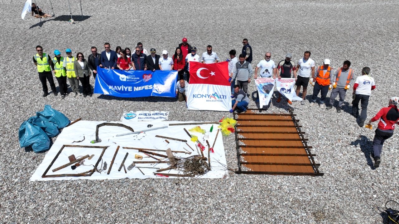 Konyaaltı Sahili’nde Deniz Dibi Ve Kıyı Temizliği Yapıldı(12)