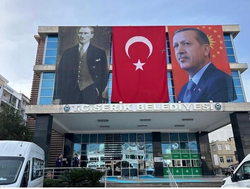Cumhurbaşkanı Erdoğan Serik Belediyesi'ni neden ziyaret etmedi?