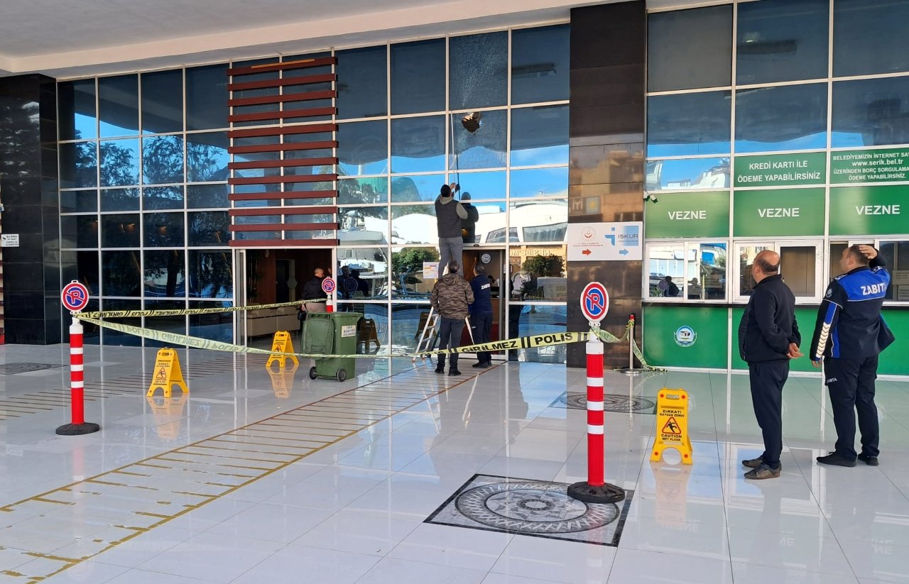 Serik Belediyesi Silahlı Saldırı 6