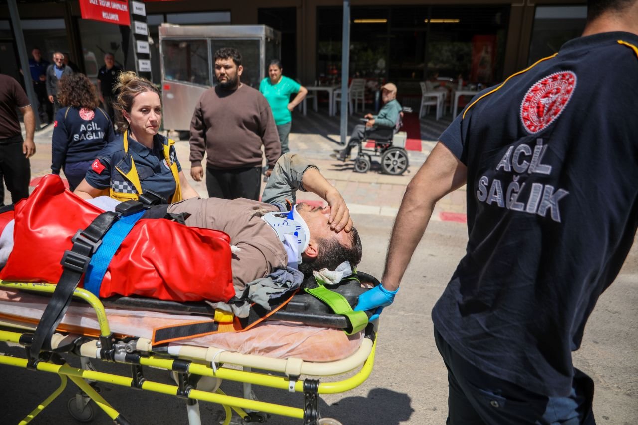 Tentenelerin Üzerine Düşen Vatandaş