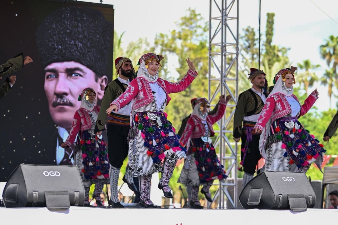 19 Mayıs Kutlamaları Eski Stadyum Antalya (2)