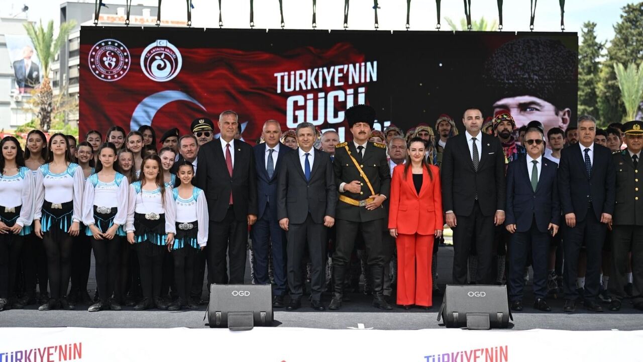 19 Mayıs Kutlamaları Eski Stadyum Antalya (3)