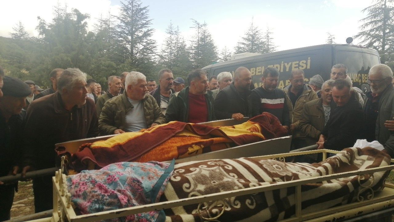 Antalya–Isparta Kara Yolunda Ölen Çift Kanser Kontrolünden Dönüyormuş! (2)