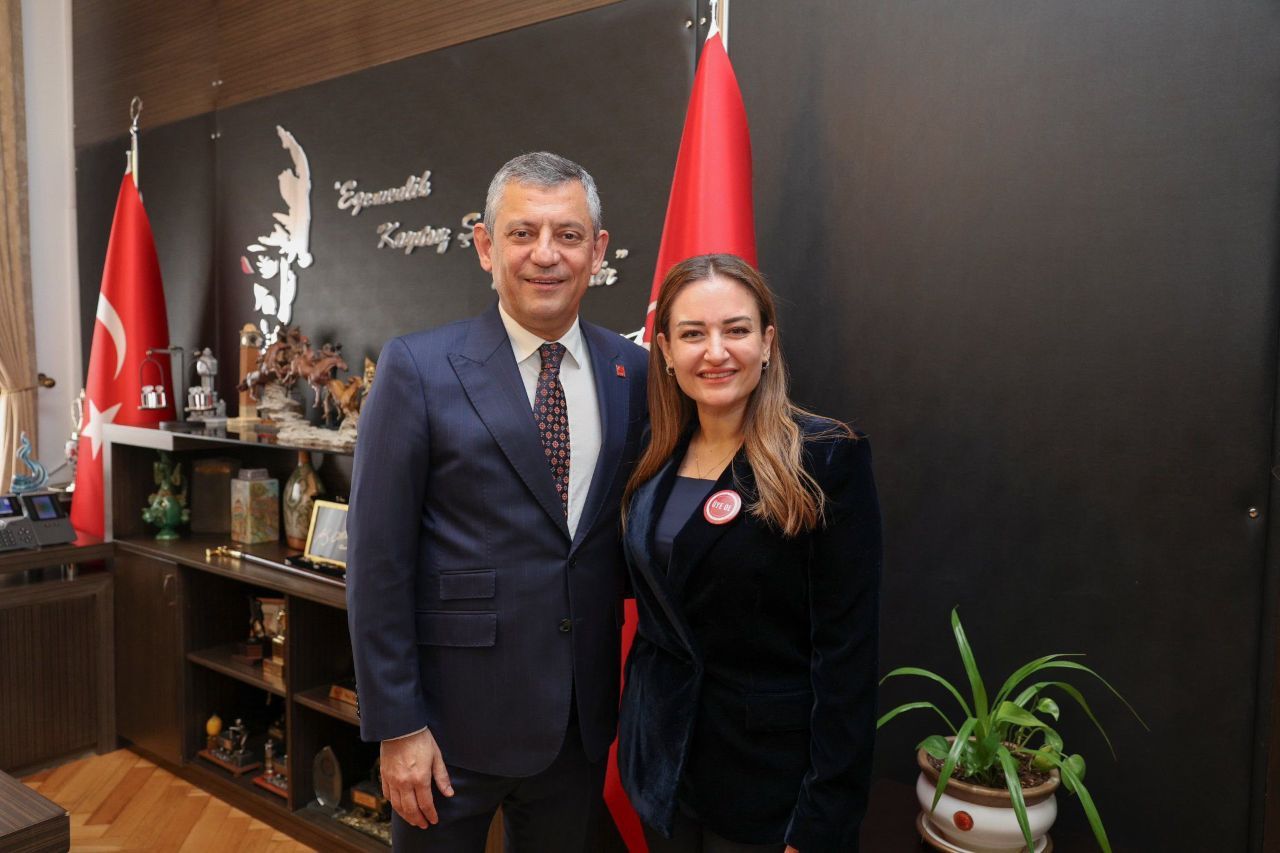 Büşra Özdemir Özgür Özel 2