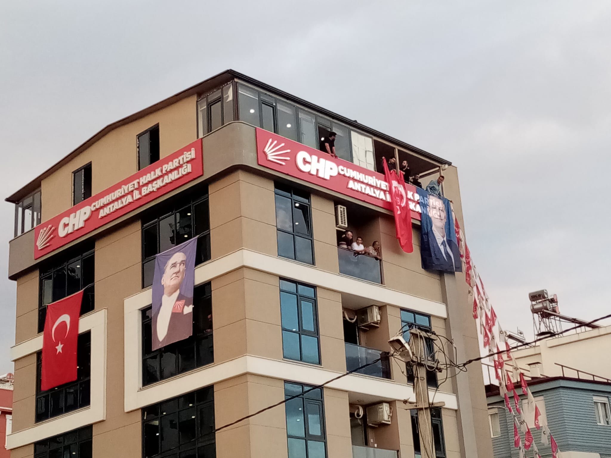 Chp Binası Afiş (1)