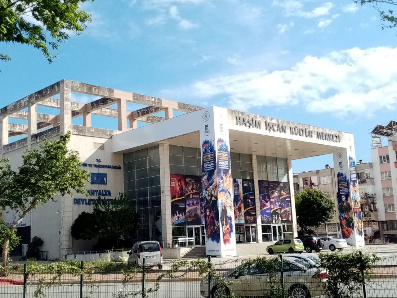 Haşim Işcan Kültür Merkezi 4 Mayıs