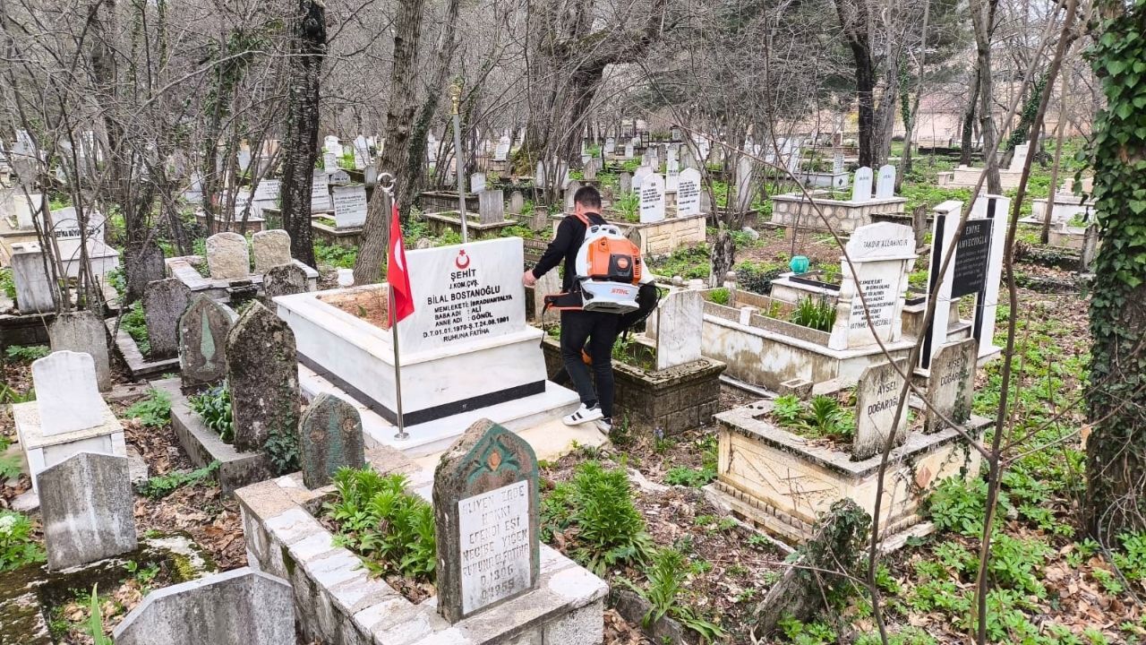 Mezarlık Bayram Hazırlığı1