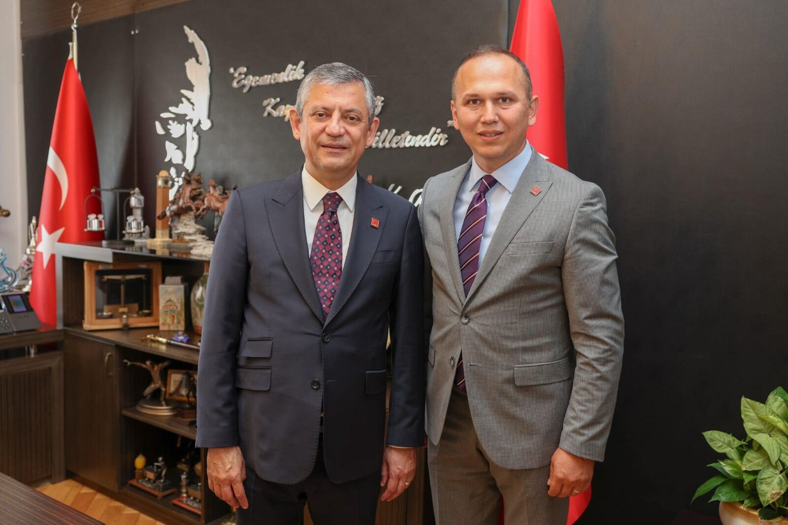 Önder Kurnaz Ve Özgür Özel