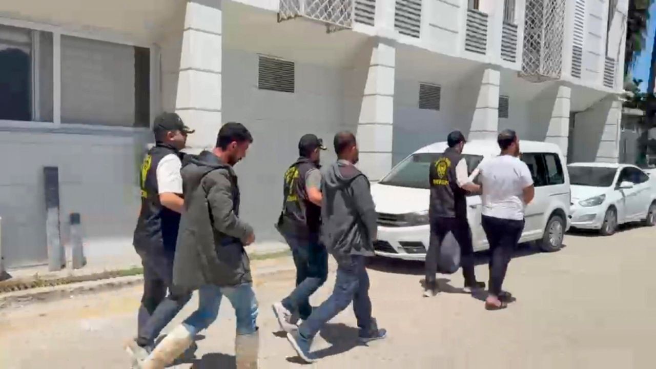 Polisiz Diyerek Milyonluk Vurgun Yaptılar (1)