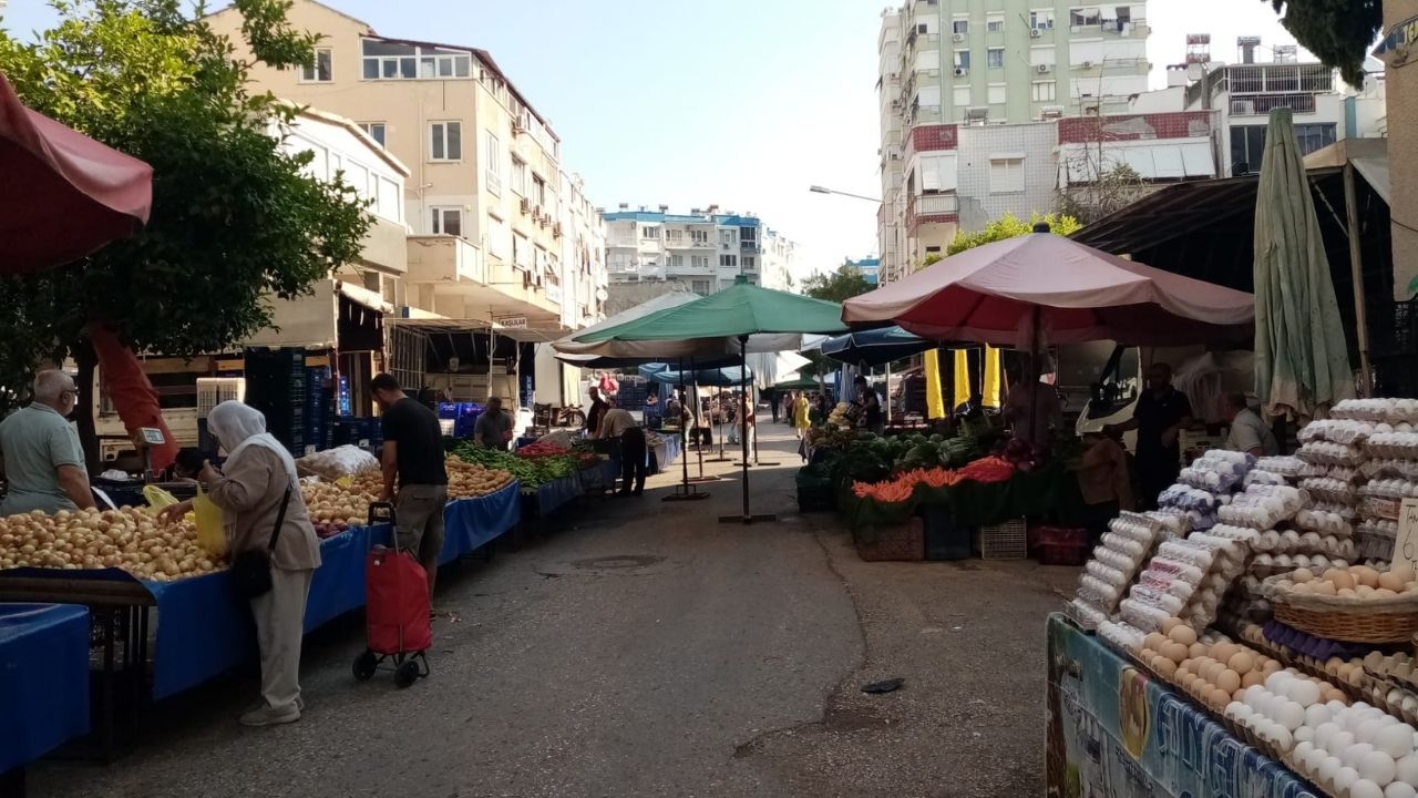 Antalya’da Semt Pazarlarında Fiyatlar Düşüyor! Pazar Çantaları Dolmaya Başladı (3)