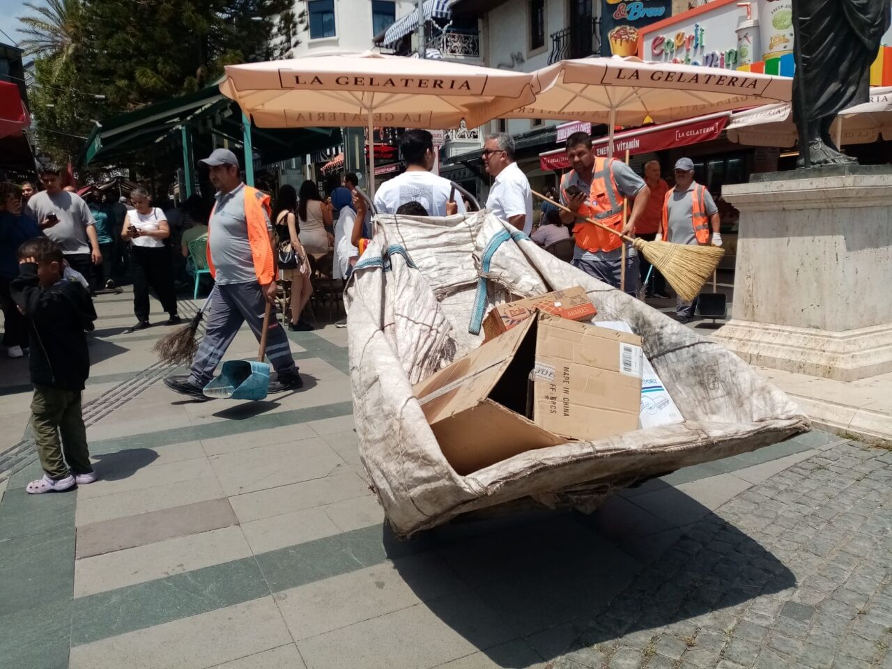 Kağıt Toplayan Çocuk Işçi Antalya (2)