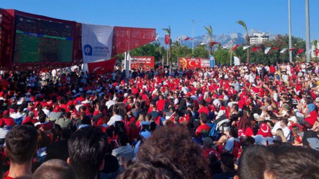 Olbia Kent Meydanı Doldu Taştı Büyükşehir’e Eleştiri Yağmuru Geldi (1)