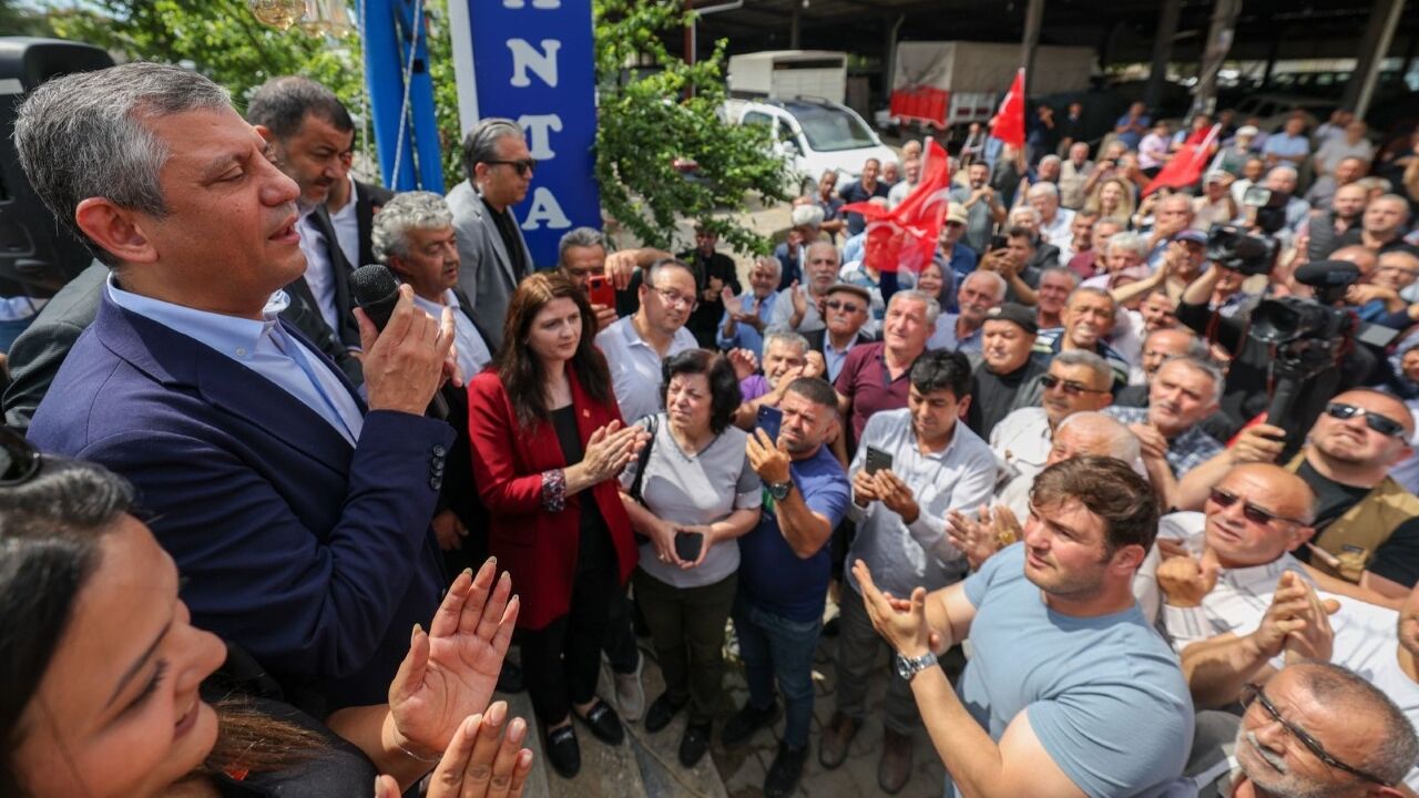 Özgür Özel Burdur'da 3