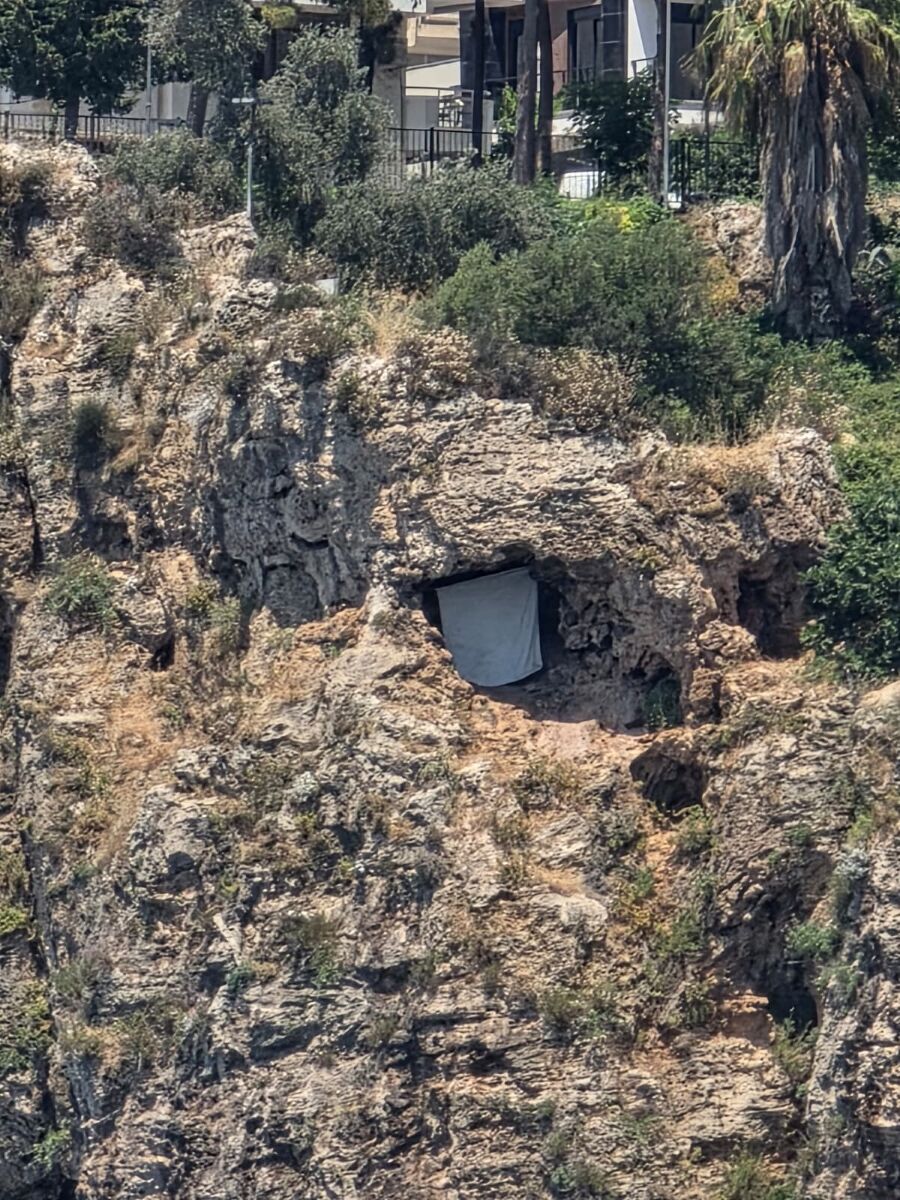 Falezlerde yaşayan adam-2