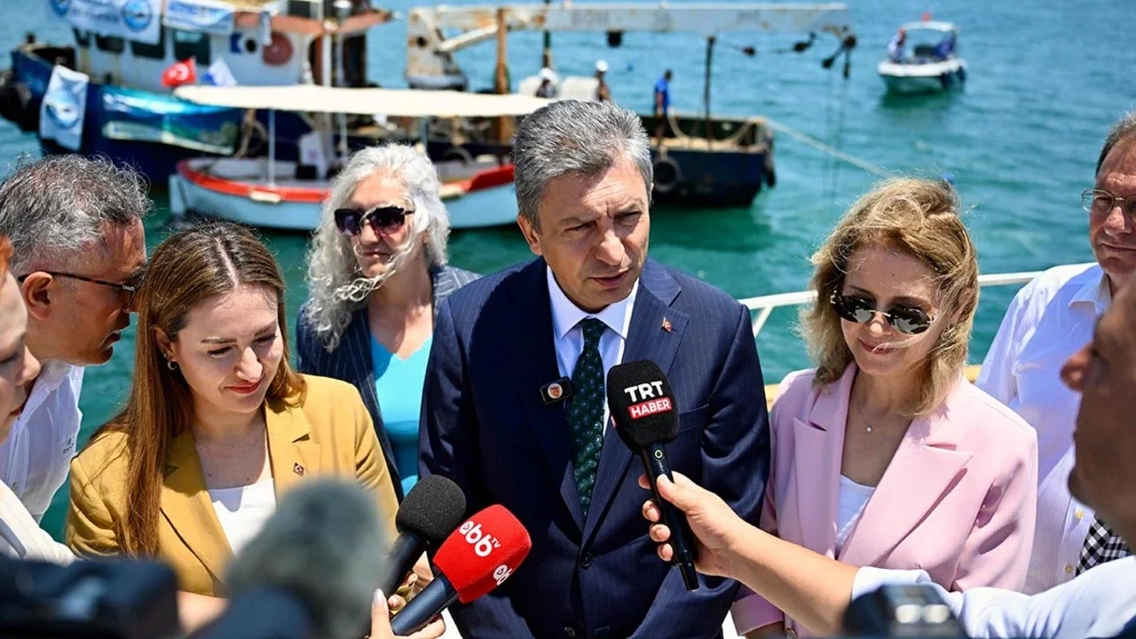 Yapay Resif 1. Etap Lara'da Denize Indirildi Vali Hulusi Şahin Büyükşehir Belediye Başkan Vekili Büşra Özdemir