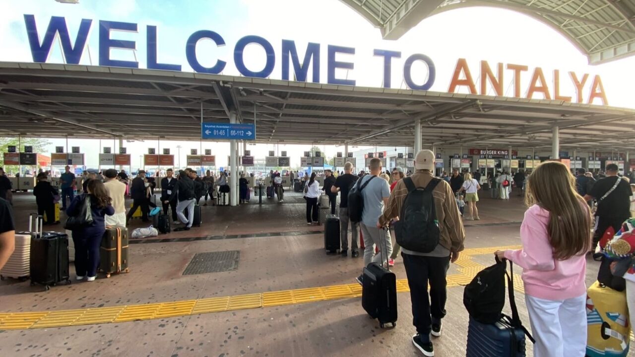 Antalya Havalimanı Turist 77 (3)