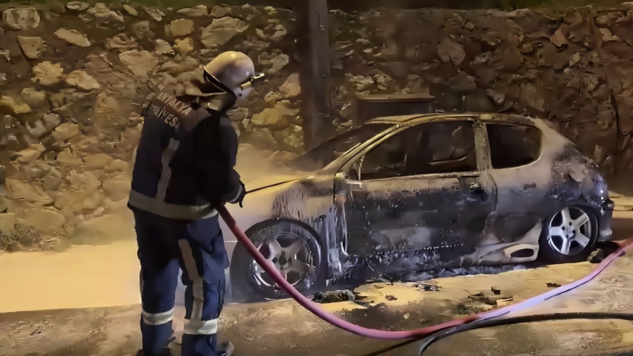 Antalya İtfaiyesi Uyardı Aracınızdaki Bu Eşyalar Yangına Neden Olabilir