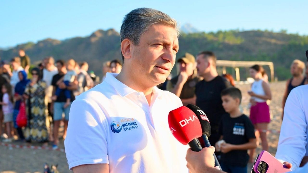 Antalya'da Caretta Caretta Heyecanı! Yavrular Çıralı'da Denizle Buluştu (3)