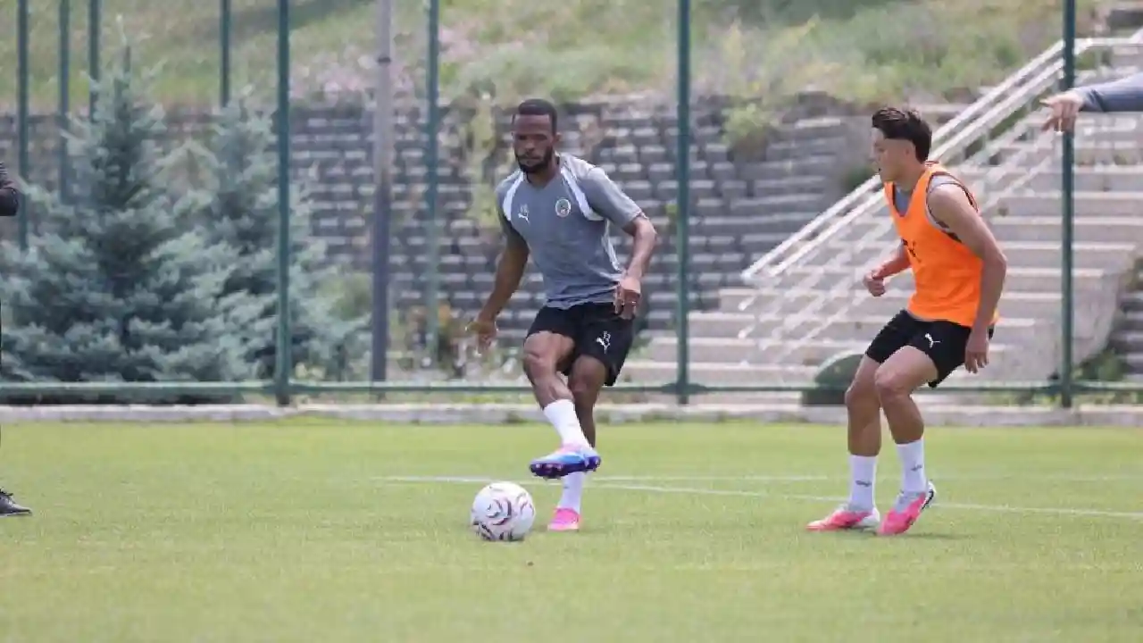 Antalya'nın Umudu Alanyaspor'da Kamp Başladı, Ayrılık Geldierty (1)Körfezzx