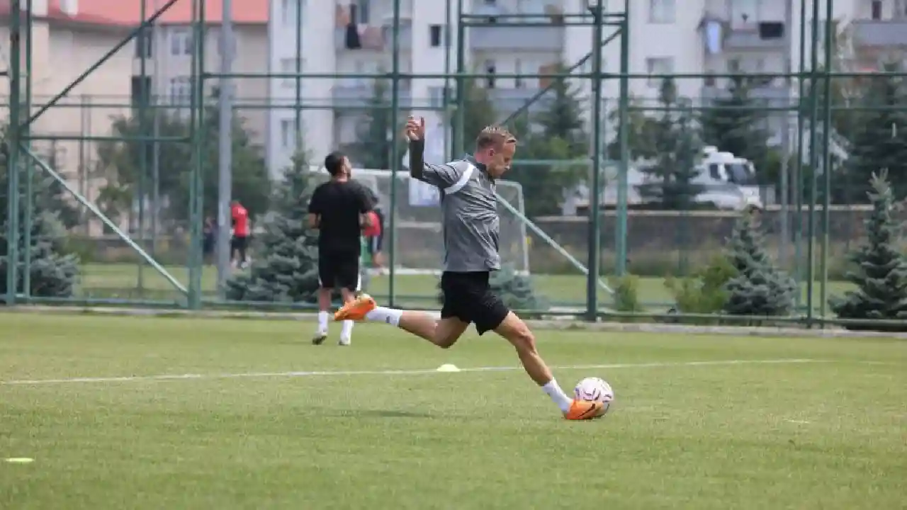Antalya'nın Umudu Alanyaspor'da Kamp Başladı, Ayrılık Geldierty (4)Körfezzx
