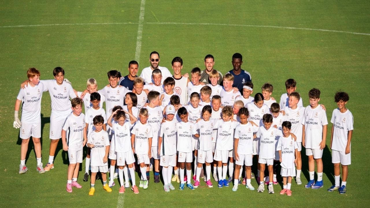 Arda Güler Antalya'da Coştu! Mustafa Sandal Şarkısına Eşlik Etti (3)