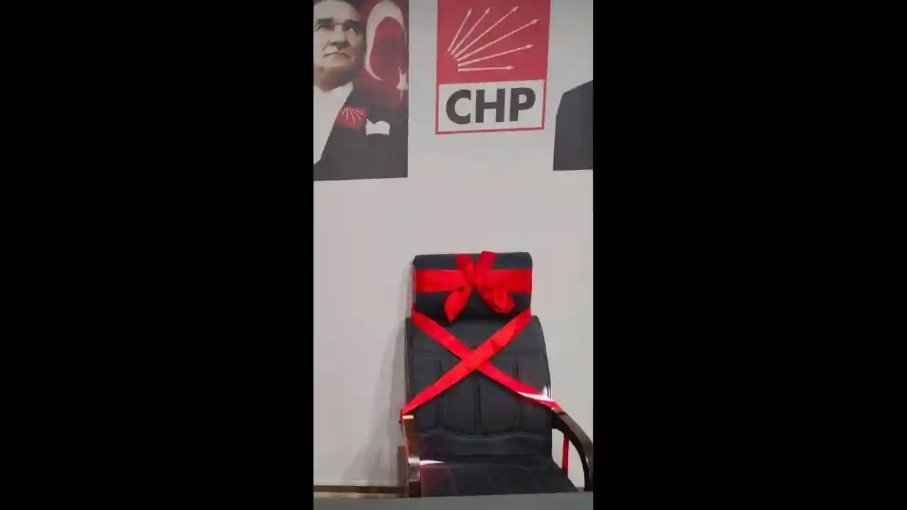 Chp Alanya'da Kırmızı Kurdeleli Mesaj! (1)Körfezzx