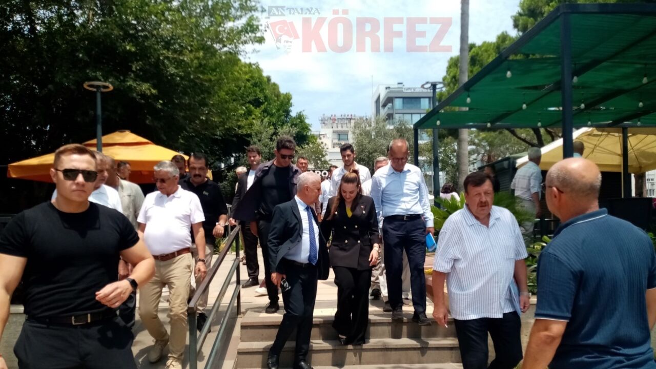 Chp Grup Toplantısı Çay Bahçesi 3