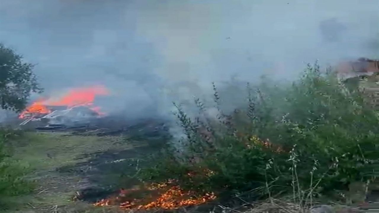 Döşemealtı'nda Nefesler Tutuldu! Orman Yangını Korkuttu (1)
