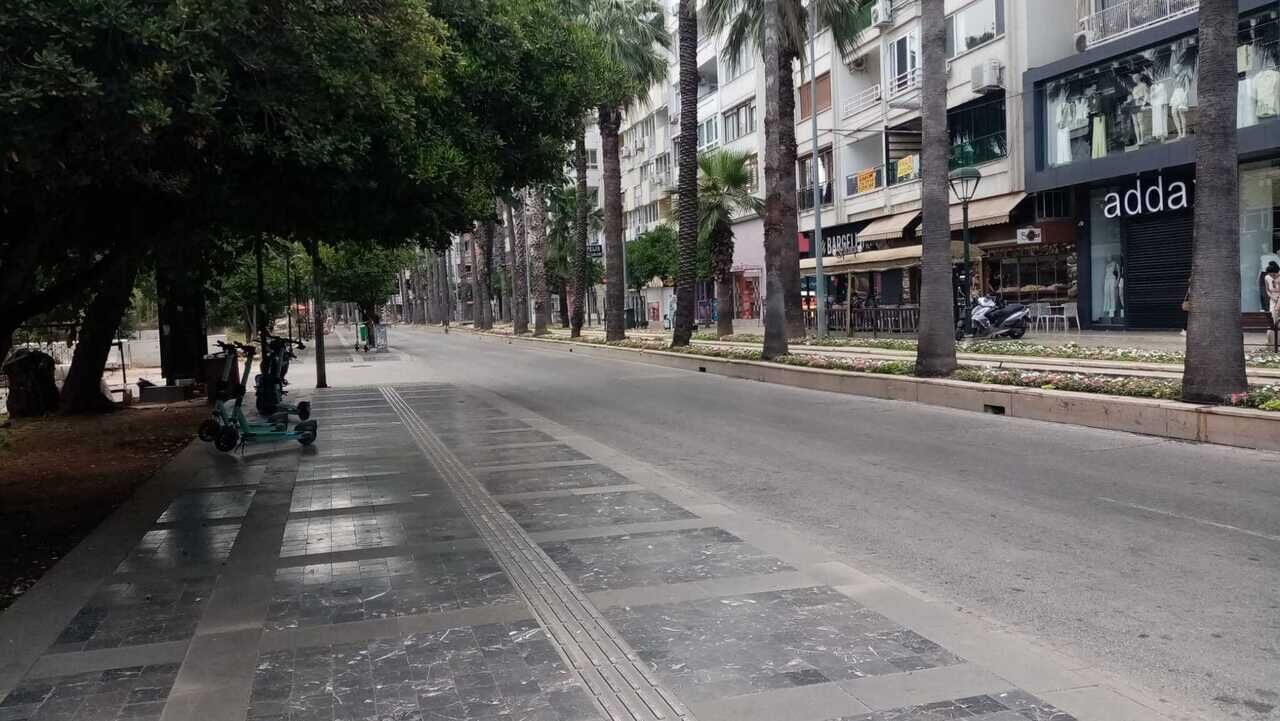 Işıklar Caddesi Boş Sokak 22