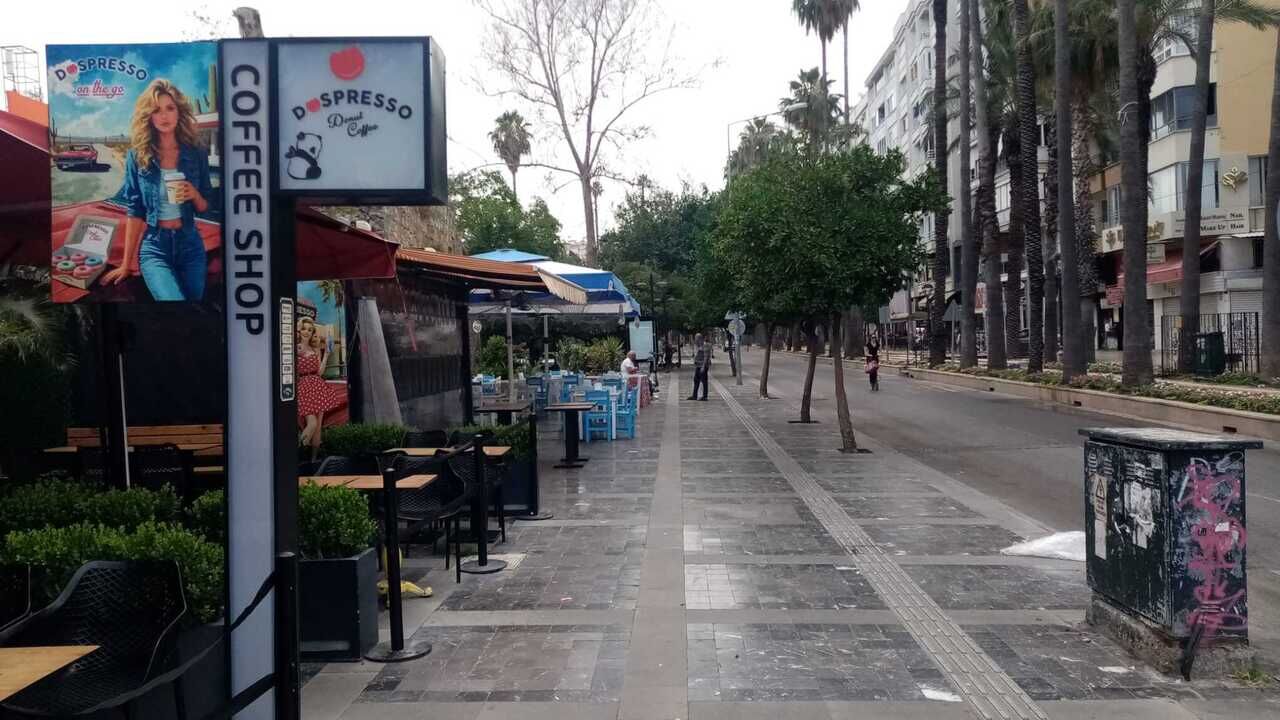 Işıklar Caddesi Boş Sokak 45