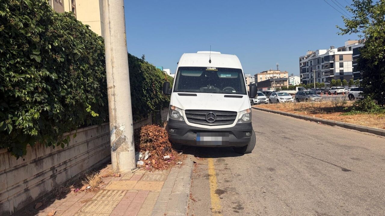 Kepez Devlet Hastanesi Kaldırım Işgali