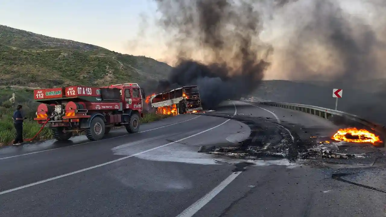 Konya Antalya Karayolunda Otobüs Yangını Ormana Sıçradı!12 (1)Körfezzxç