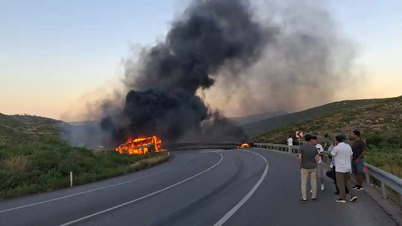 Konya Antalya Karayolunda Otobüs Yangını Ormana Sıçradı!12 (4)Körfezzxç