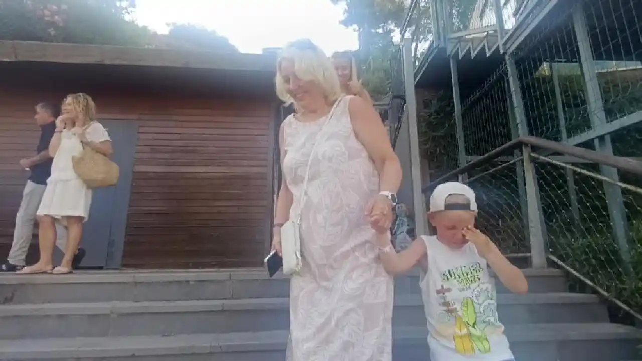 Manavgat'ta Korku Dolu 30 Dakika! Asansörde Mahsur Kaldılarertyu (2)