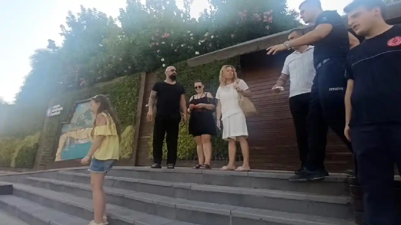 Manavgat'ta Korku Dolu 30 Dakika! Asansörde Mahsur Kaldılarertyu (4)