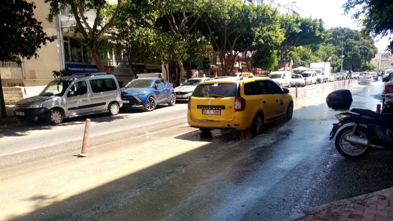 Milli Egemenlik Caddesi Boru Patlaması 2