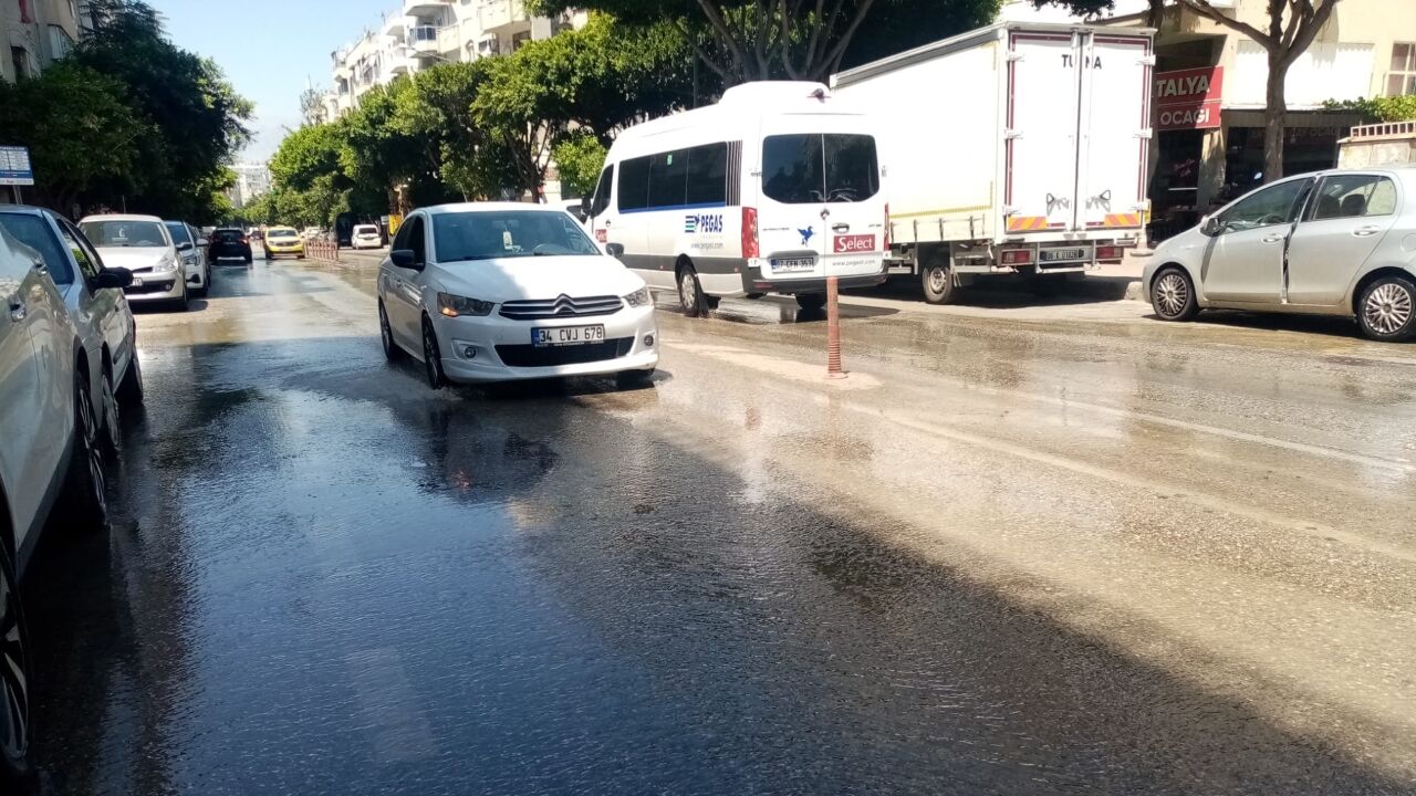 Milli Egemenlik Caddesi Boru Patlaması 3