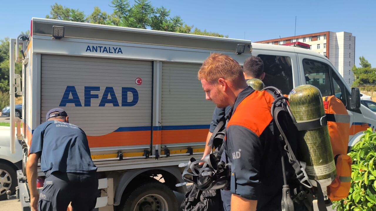 Otel Odasında Sitle Ölü Bulundu (3)