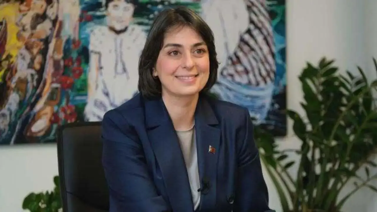 Antalyalı sanatçı Himmet Cansız’dan Sinem Dedetaş’a şiirli destek