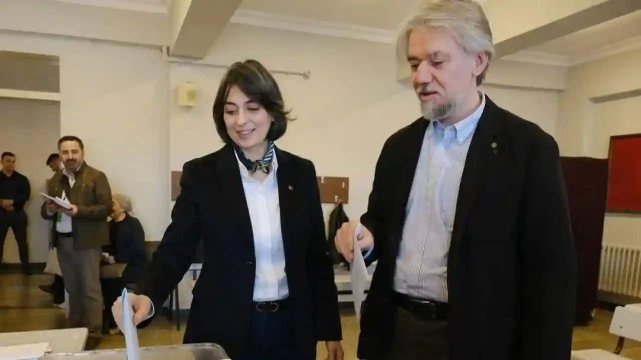 Sinem Dedetaş Kimdir, Neden Gözaltına Alındıyeni Parti'ye Geçecek Miydi Eşi, Babası Kim (3)Körfezzxç