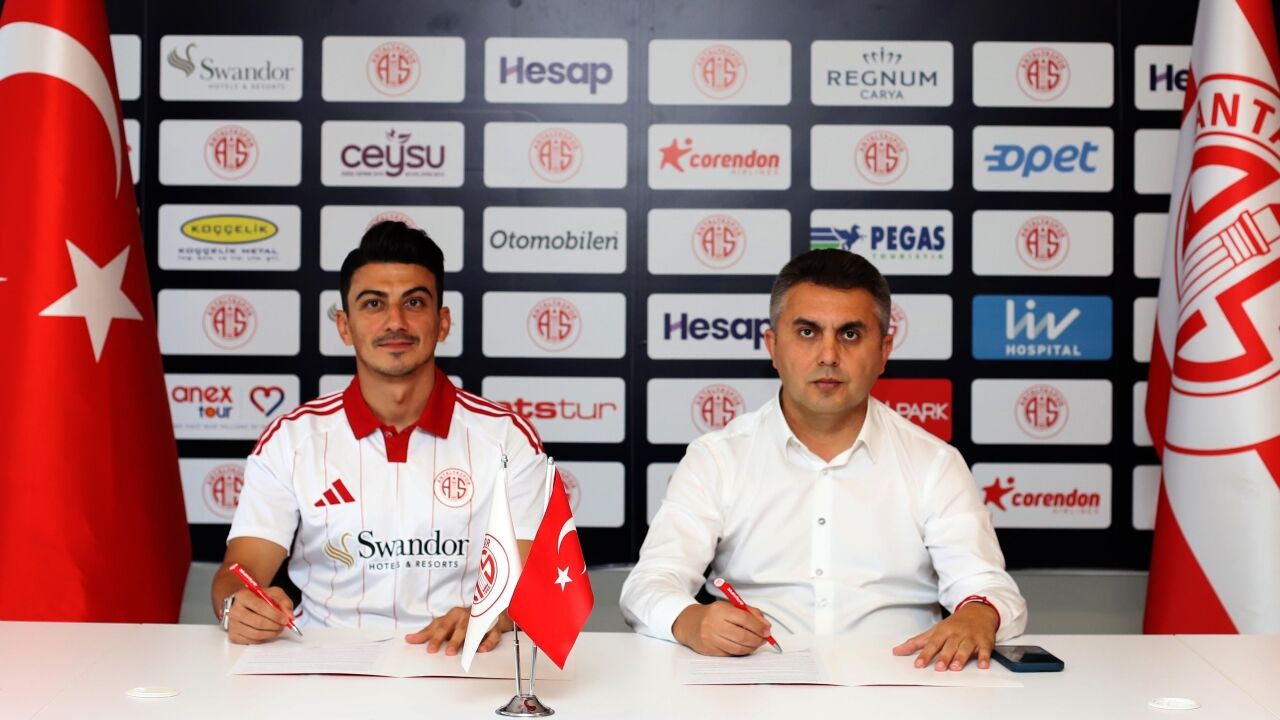 Soner Dikmen Ve Erdoğan Yeşilyurt Için Imza Töreni (2)