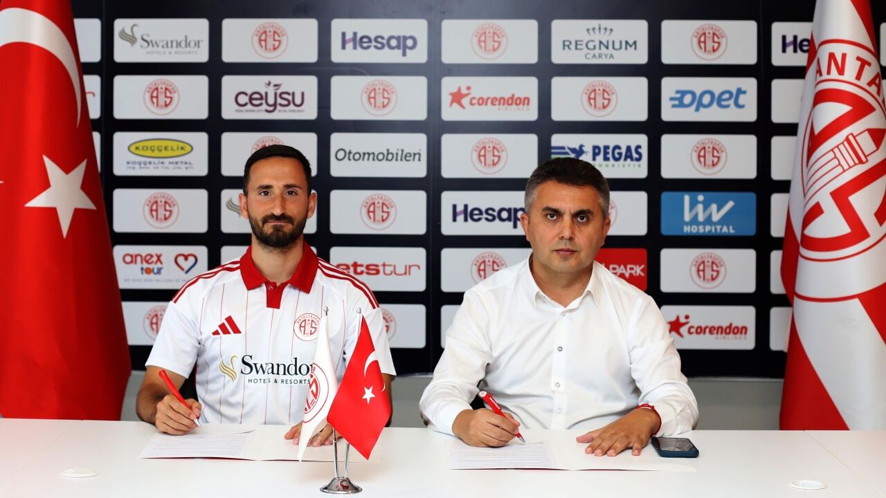 Soner Dikmen Ve Erdoğan Yeşilyurt Için Imza Töreni (3)