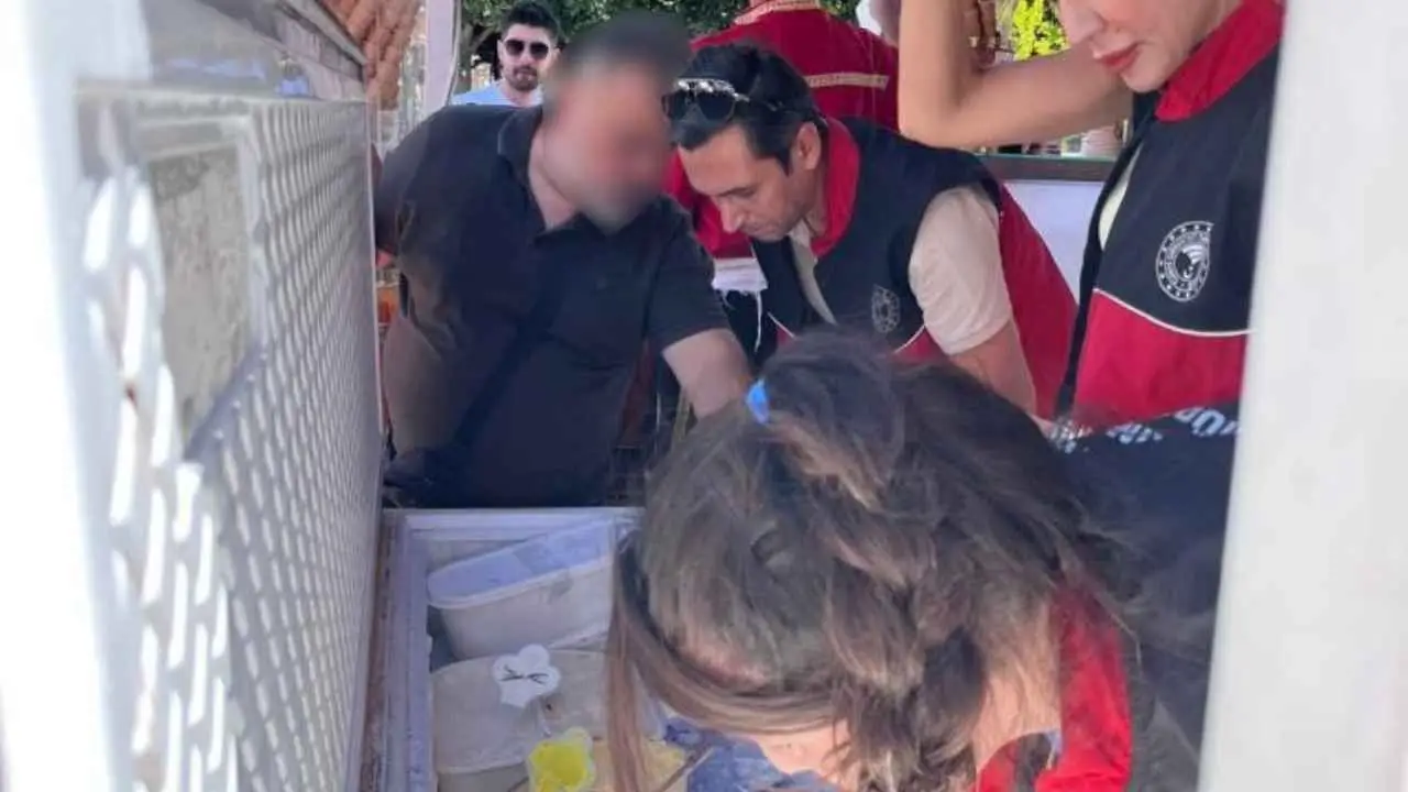 10 Euro'luk Dondurma Pahalıya Patladı! Antalya'da Işletme Kapatıldı (1)Körfezzxç