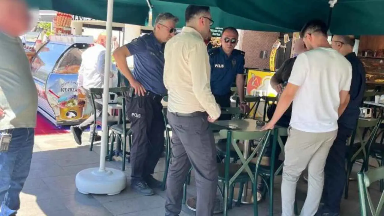 10 Euro'luk Dondurma Pahalıya Patladı! Antalya'da Işletme Kapatıldı (3)Körfezzxç
