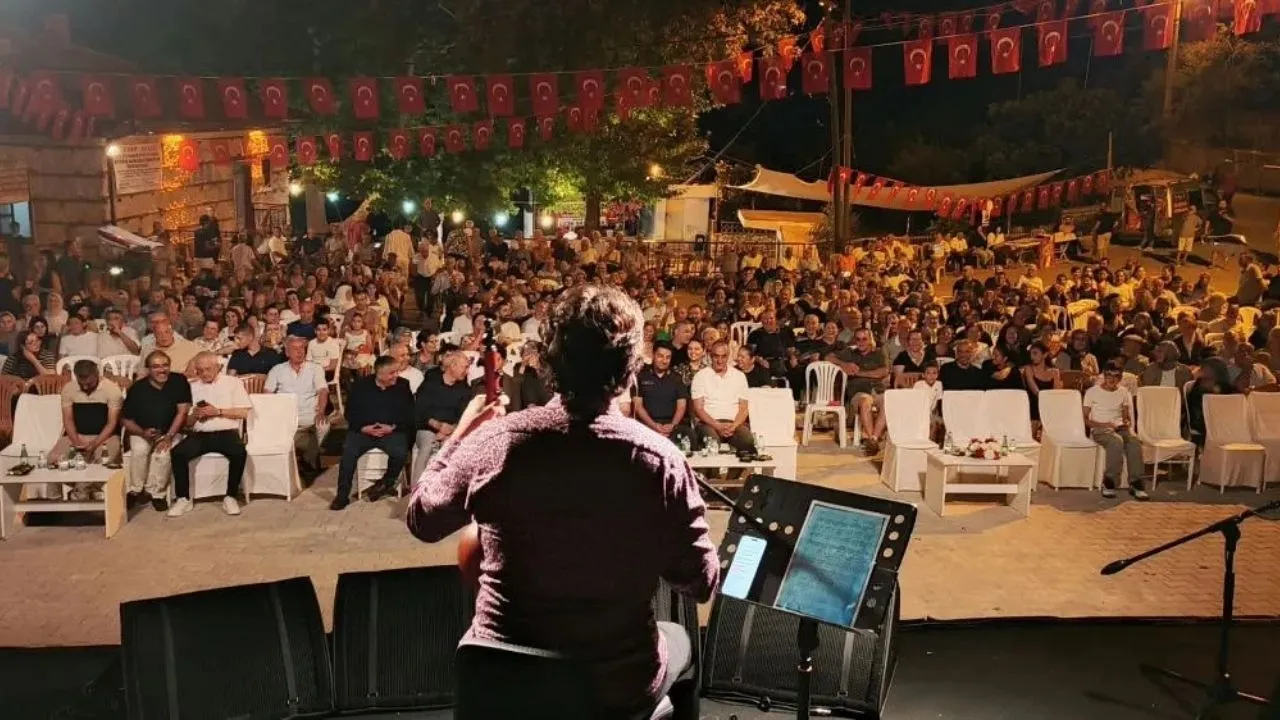 Akseki’de Uğur Önür Rüzgarı! Badem Festivali’nde Türkü Şöleni (2)