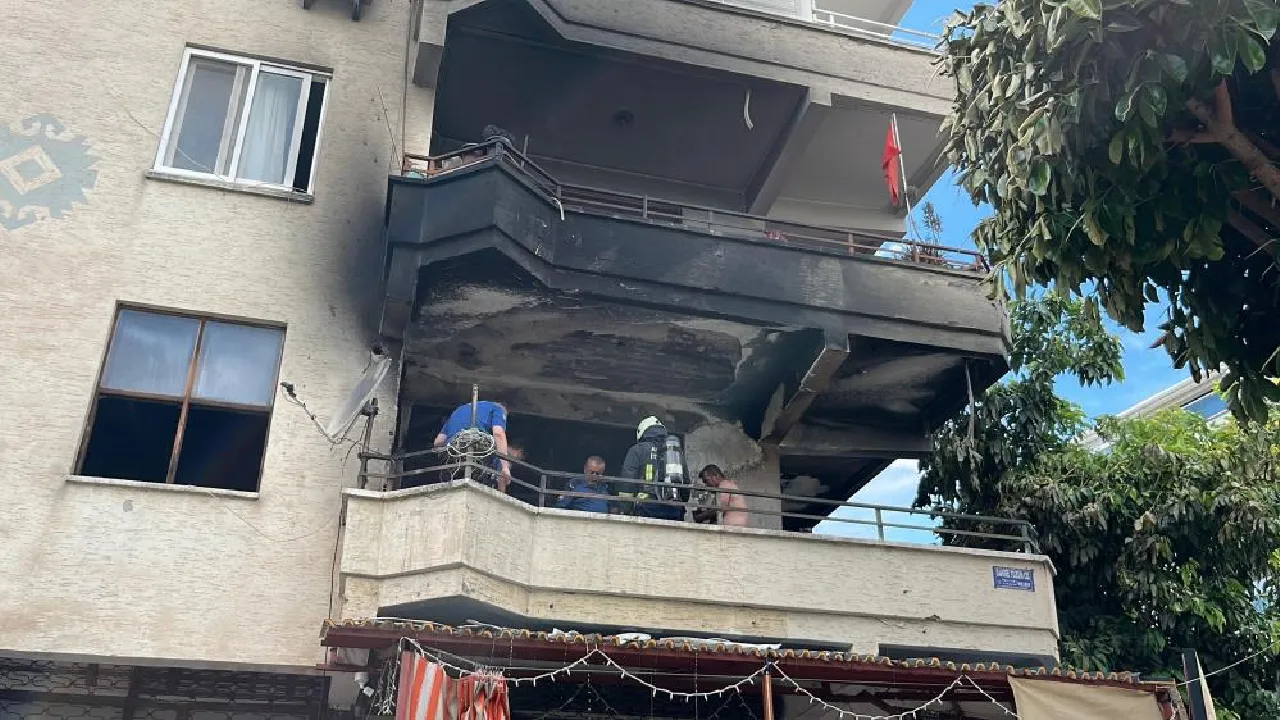 Alanya’da Yürekleri Ağza Getiren Yangın! Alevlerin Arasından 3 Çocuk Kaldı!13 (4)