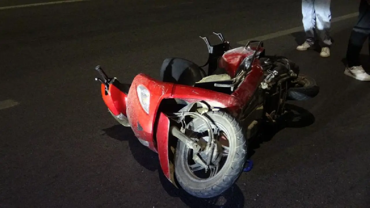 Antalya’da Aydınlatma Direği Faciaya Neden Oldu! Sürücü Hayatını Kaybetti (3)-1