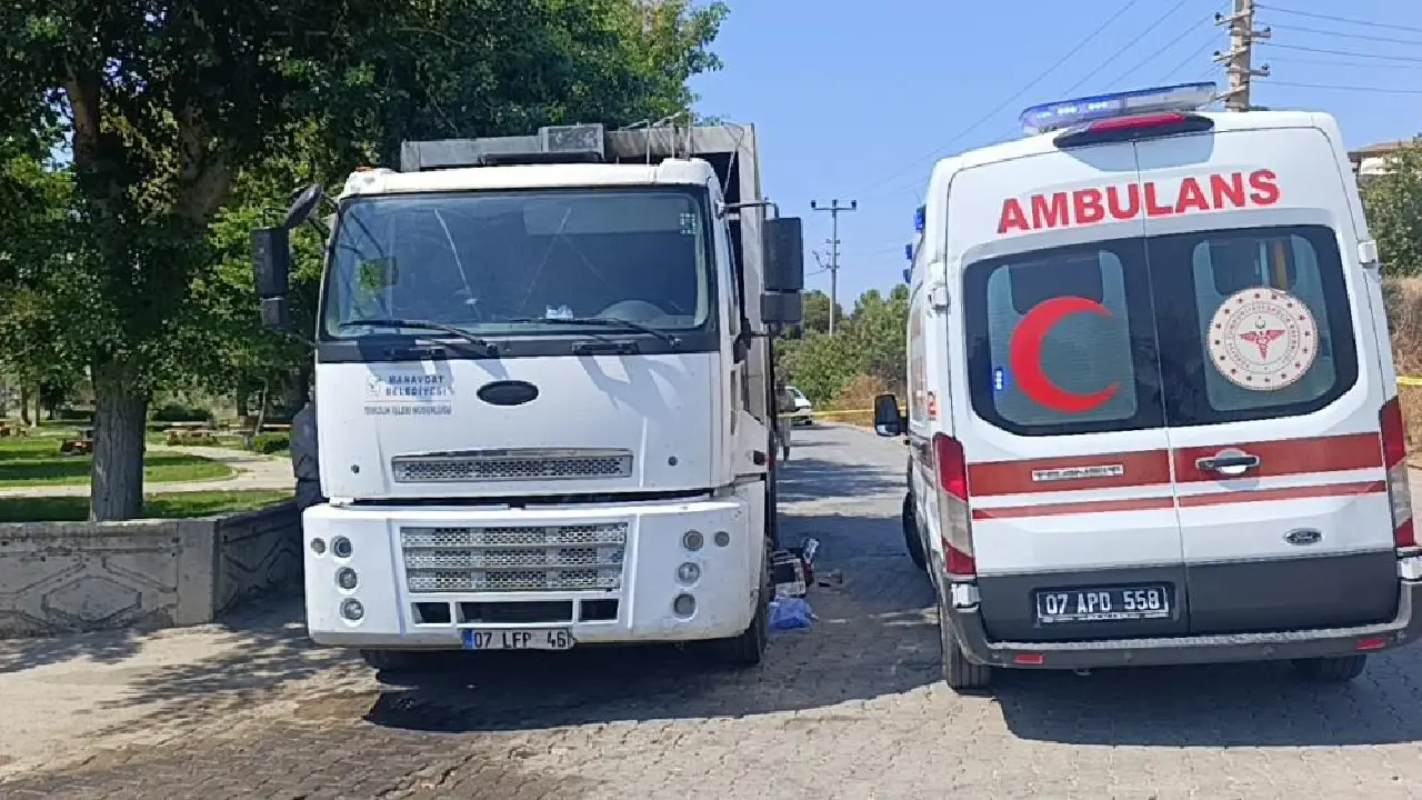 Antalya'da Ekmek Teknesi Sonu Oldu! Yürek Yakan Görüntü1 (3)Körfezzxç