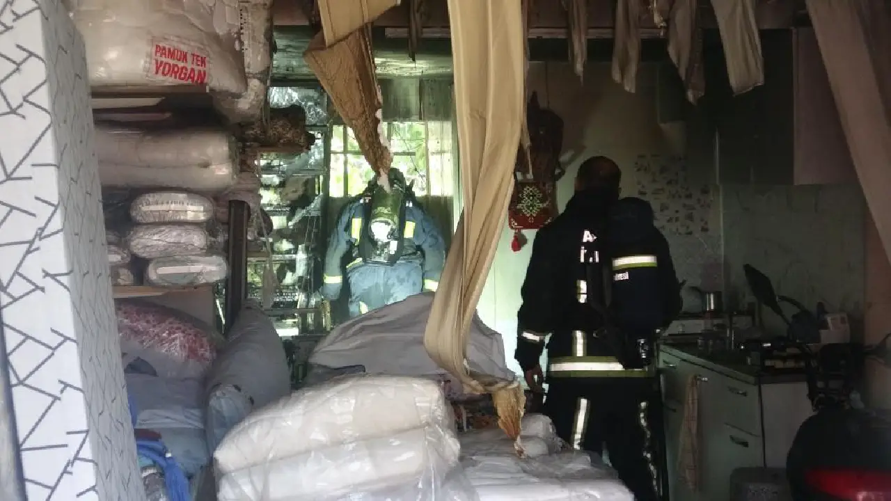 Antalya'da Kaynak Faciası! Baba, Oğlunun Iş Yerini Yaktı1 (5)
